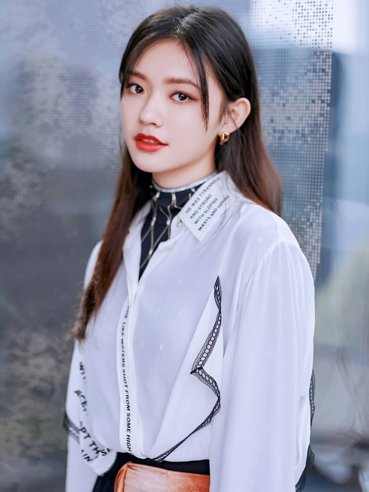 林允第一眼不咋样,但为什么越看越美?她是耐看型女生的典型例子